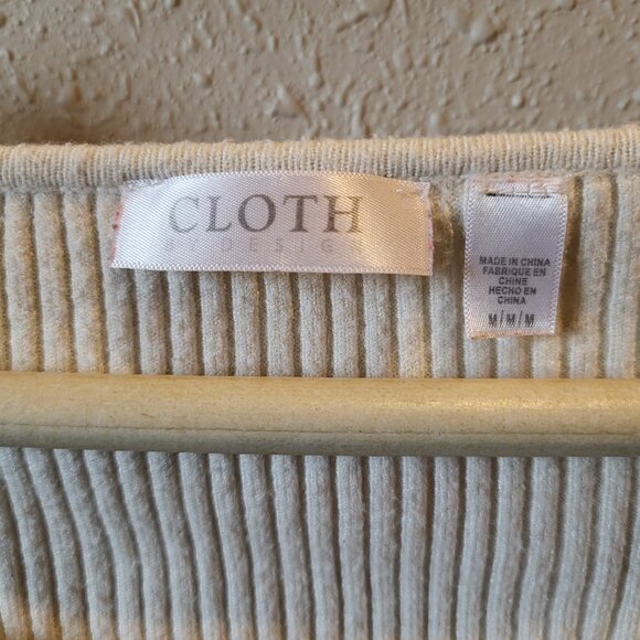 Cloth women's cream long sleeve blouse, pullover, flared at wrists, Medium. - Picture 6 of 9